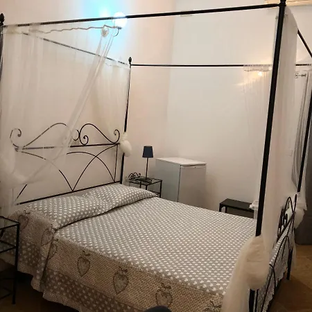 Four Seasons 3* 尼科洛西