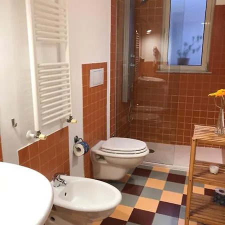 Four Seasons 招待所 3*